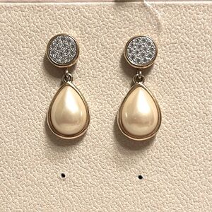 Vintage Monet gold tone faux pearl earrings